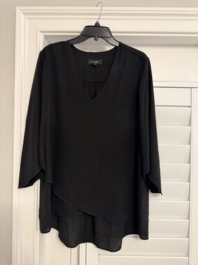 Karen Kane Black Bracelet Sleeve V-Neck Blouse-Sizes L & M